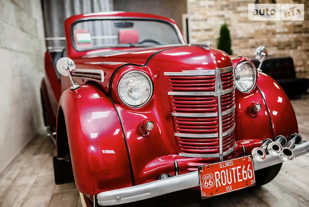 Три самых эффектных ретроавто, которые продают в Украине: цены и фото